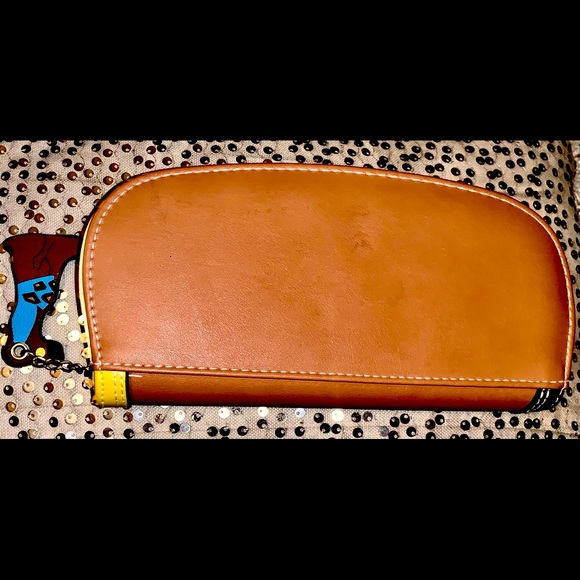 Women’s LOVES. Wallet - Picture 4 of 4